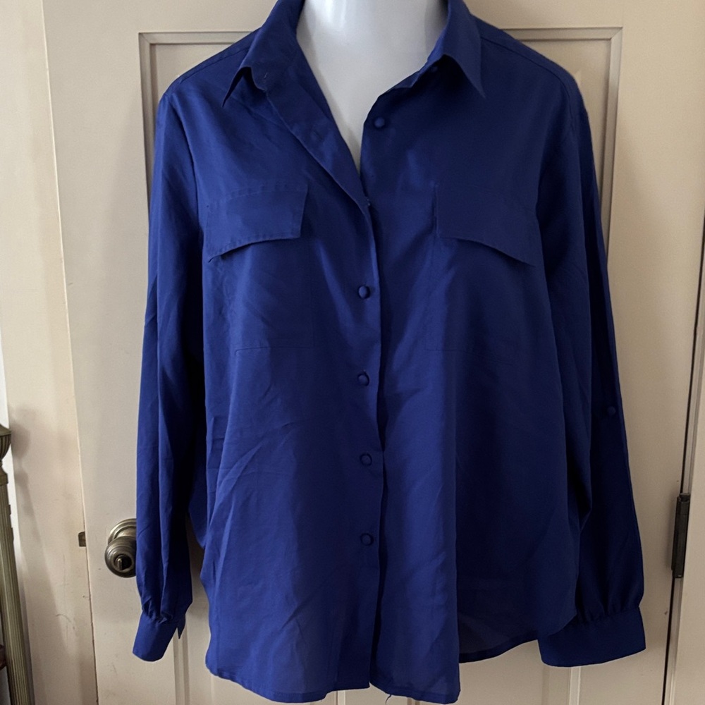 Chic Women's Blue Button-Down Shirt. Elegant